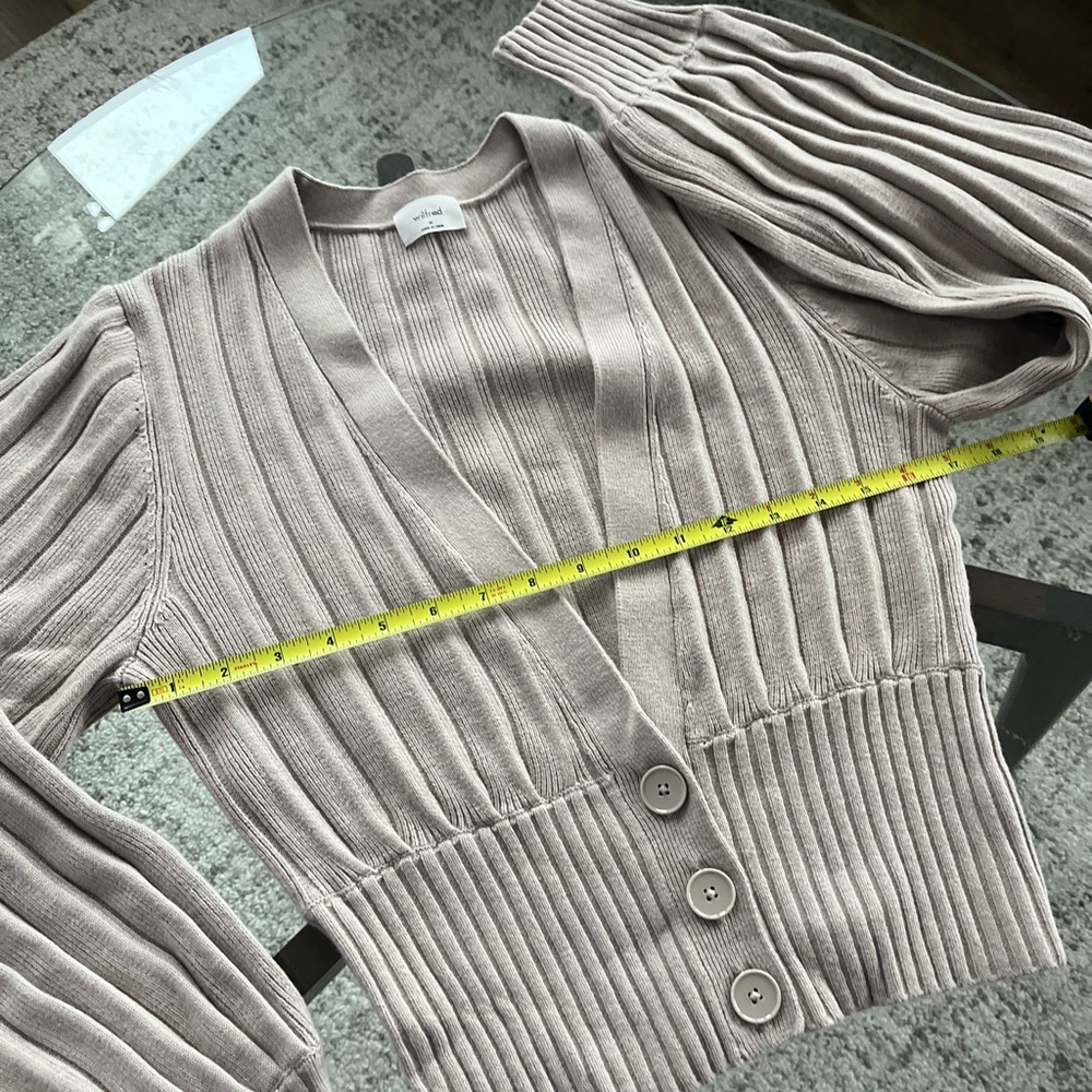 Aritzia Wilfred Plunge-Front Taupe Neutral Ribbed Cropped Cardigan/Sweater Sz M - Picture 8 of 14
